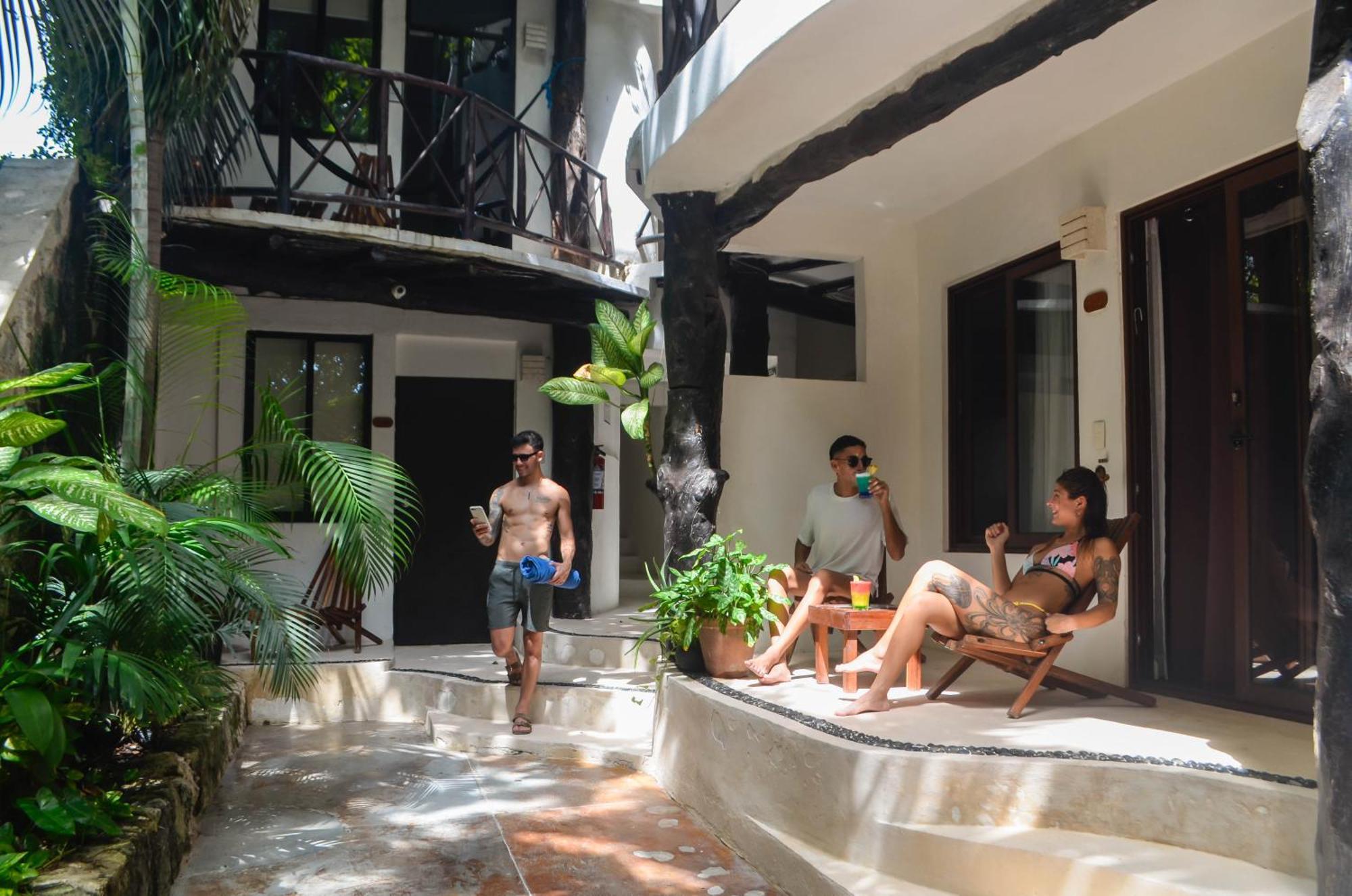 Siesta Fiesta Hotel Adults Only - 5Th Avenue Плая-дель-Кармен Экстерьер фото