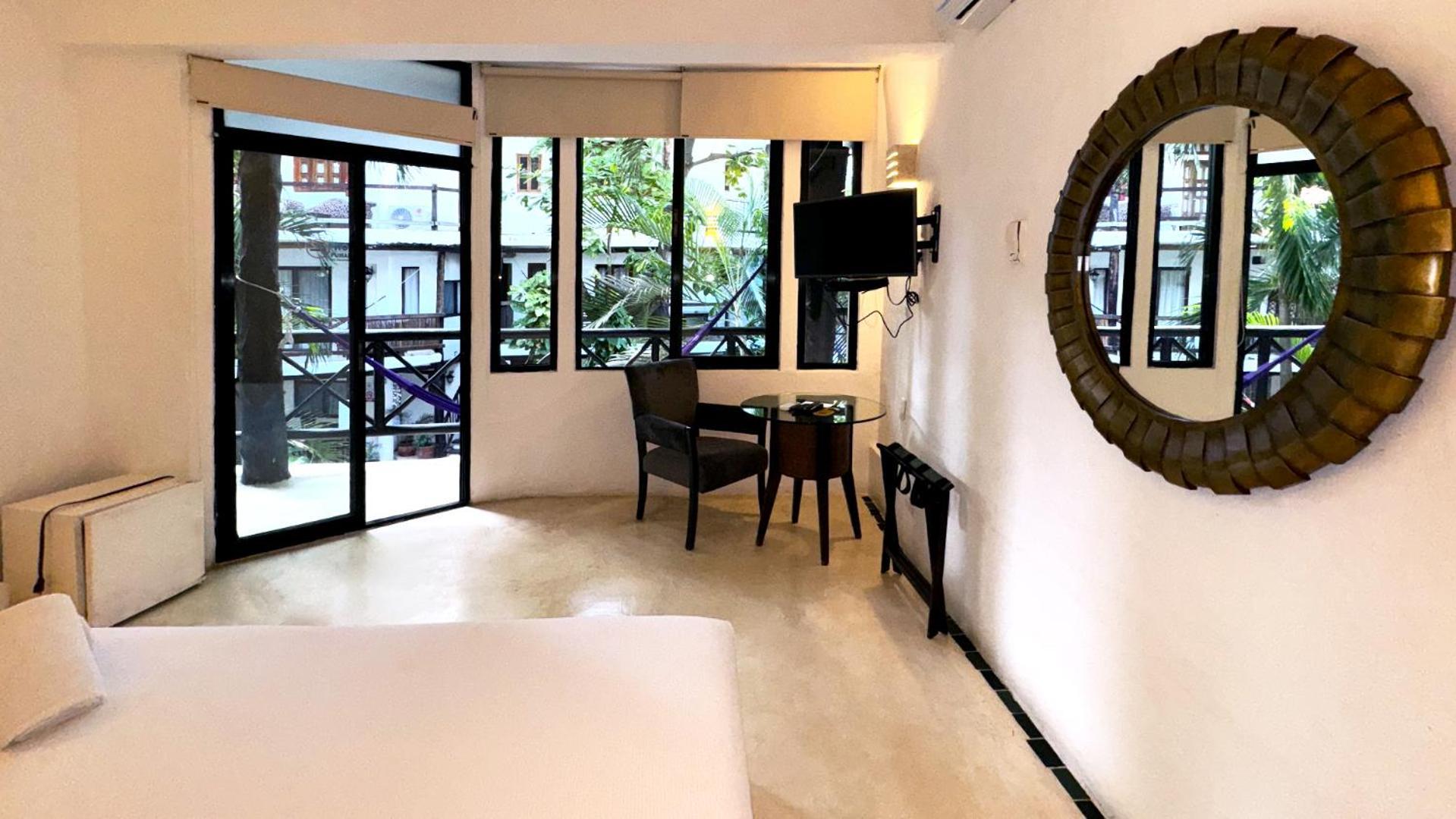 Siesta Fiesta Hotel Adults Only - 5Th Avenue Плая-дель-Кармен Экстерьер фото